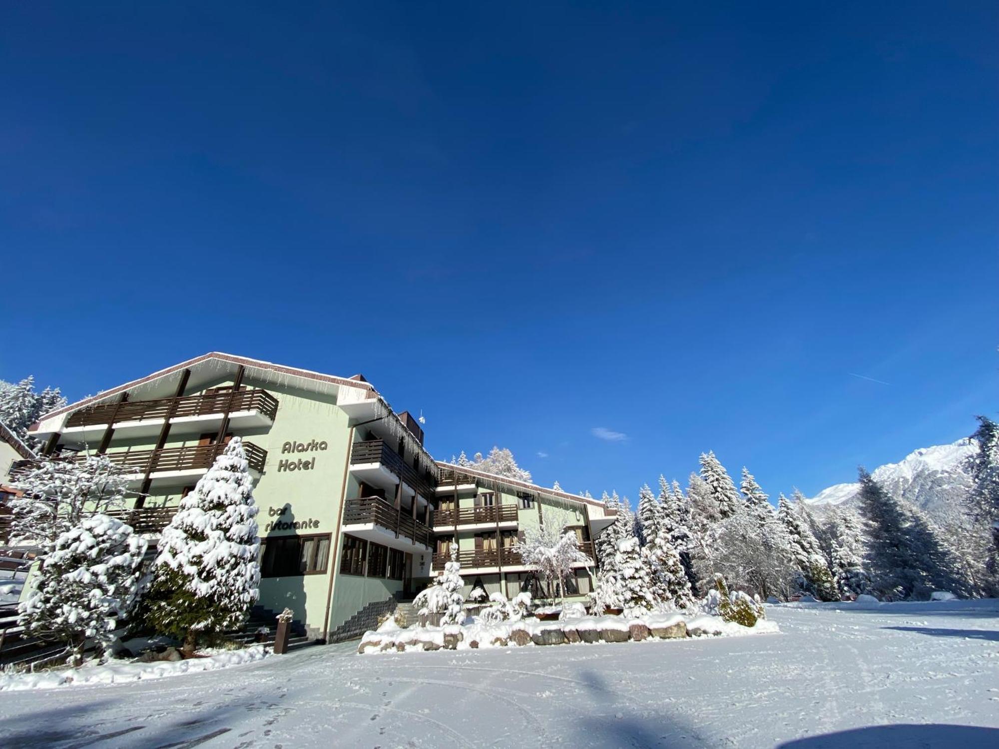 Hotel Alaska Folgarida Exterior photo