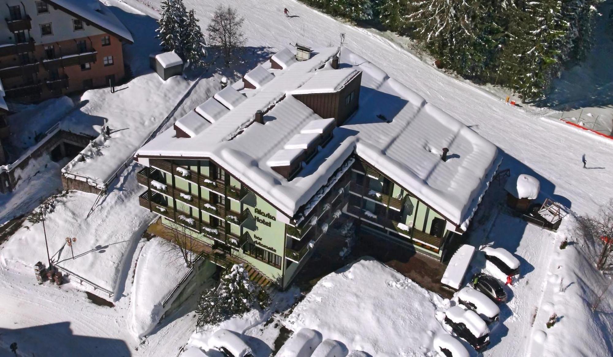 Hotel Alaska Folgarida Exterior photo