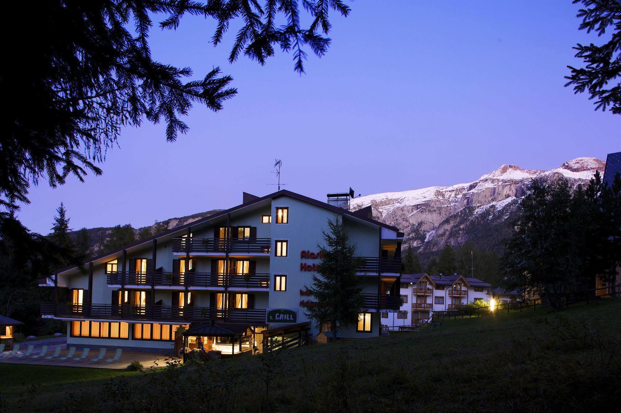 Hotel Alaska Folgarida Exterior photo